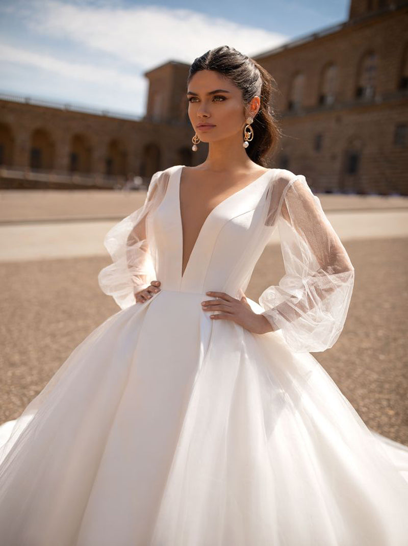 Elegant & Simple Ball Gown Wedding Dresses V-Neck Pleated Long Sleeves Satin Court Train Bridal Gowns