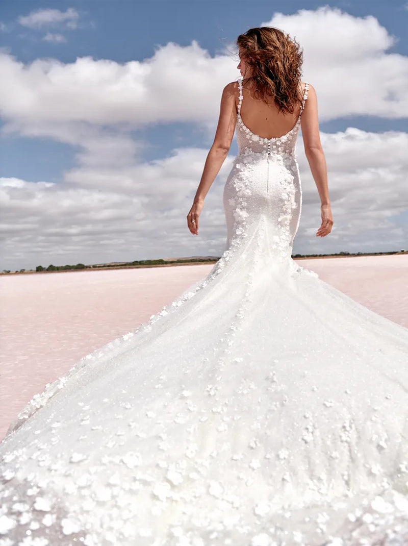 Elegant & Gorgeous Mermaid Wedding Dresses Spaghetti Appliqued Sleeveless Tulle Bridal Gowns Custom With Detachable Sweep Train