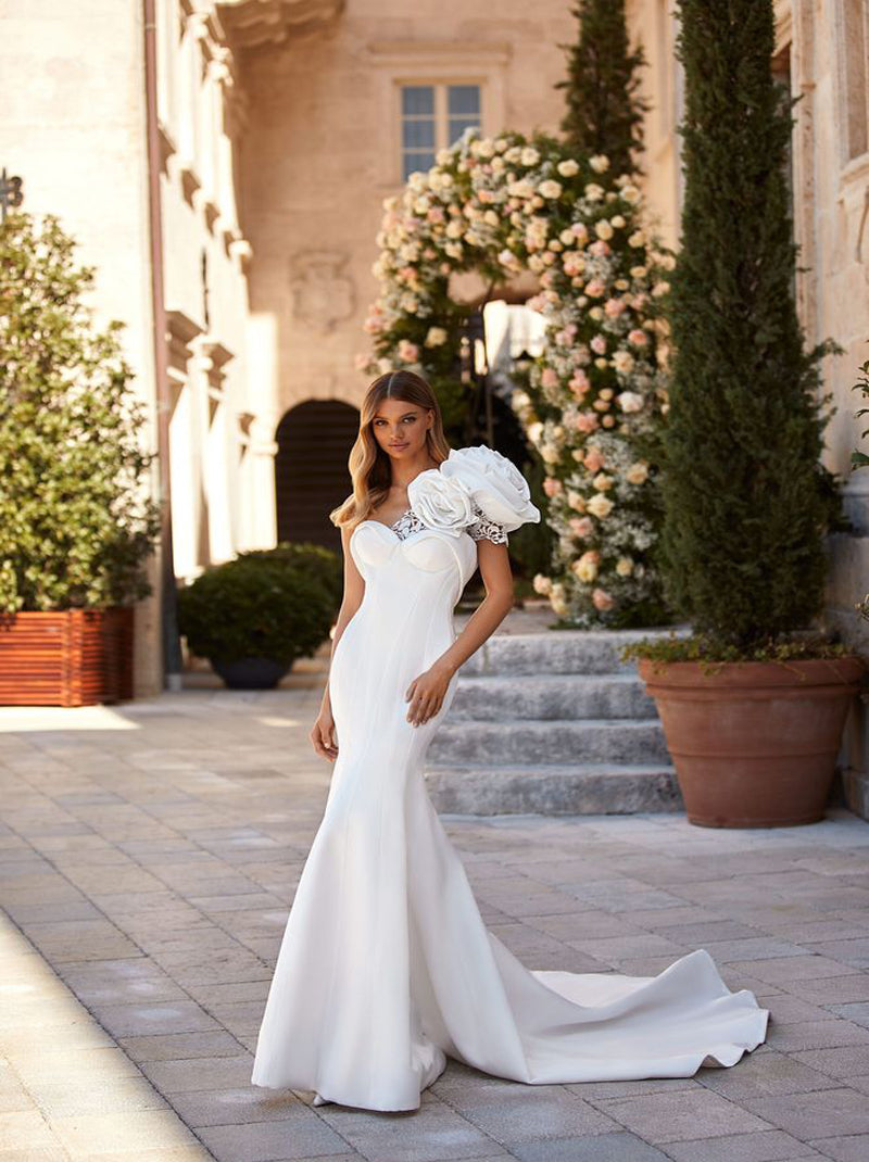 Simple Mermaid Wedding Dresses Sweetheart Pleated Handmade Flowers Satin Bridal Gowns Custom Made With Sweep Train