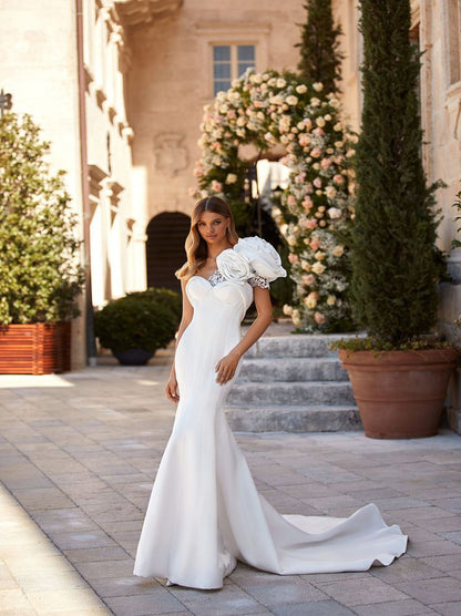 Simple Mermaid Wedding Dresses Sweetheart Pleated Handmade Flowers Satin Bridal Gowns Custom Made With Sweep Train