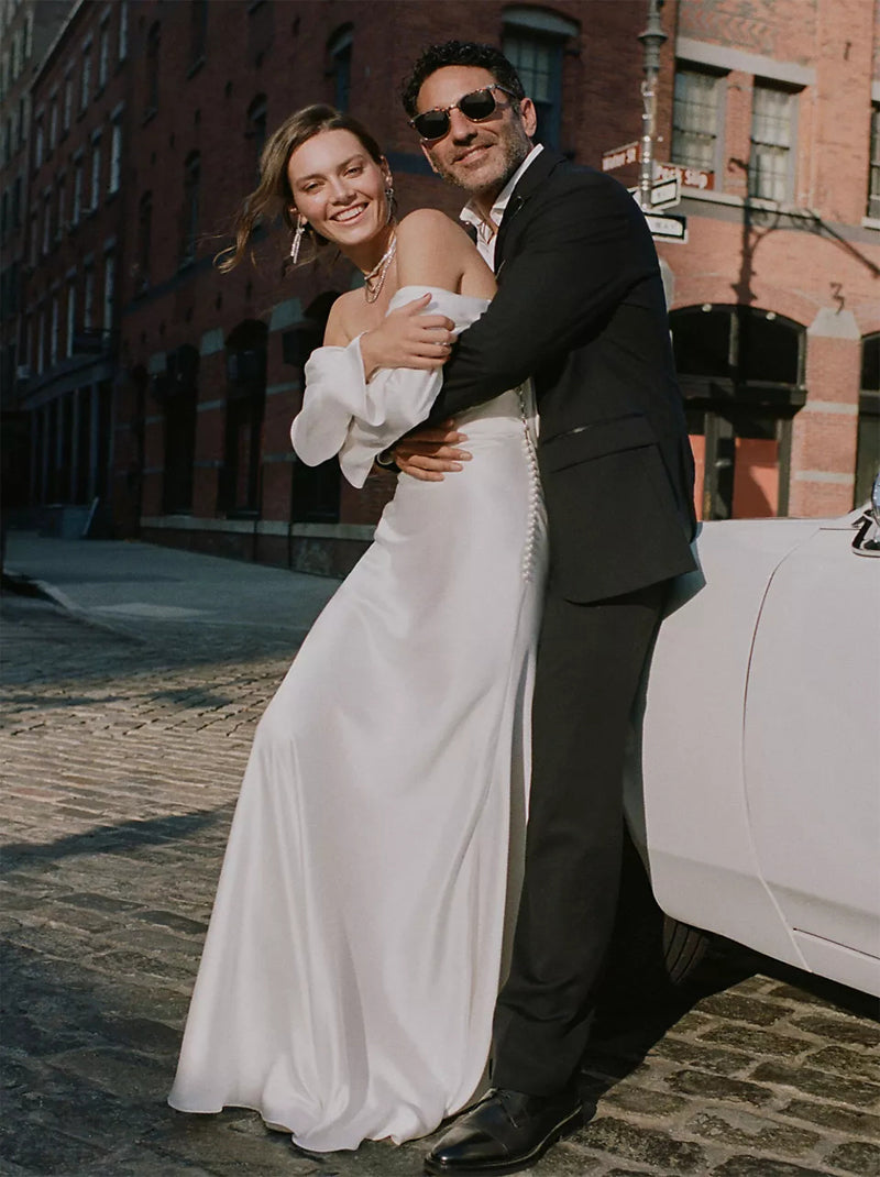 Elegant Mermaid Wedding Dresses Strapless Pleated Pearls Satin Bridal Gowns Custom Made With Detachable Long Sleeves