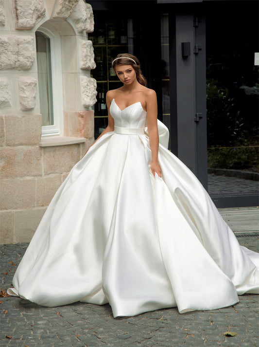 Simple Ball Gown Wedding Dresses Sweetheart Pleated Bowknot Satin Court Train Satin Bridal Gowns Custom