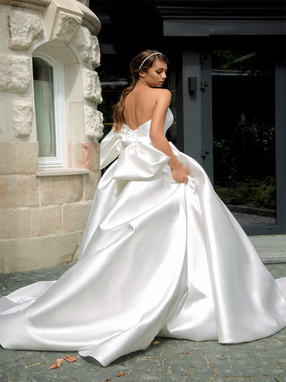 Simple Ball Gown Wedding Dresses Sweetheart Pleated Bowknot Satin Court Train Satin Bridal Gowns Custom