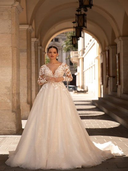 Charming Ball Gown Wedding Dresses V-Neck Appliqued Long Sleeves Tulle Sweep Train Satin Bridal Gowns Custom