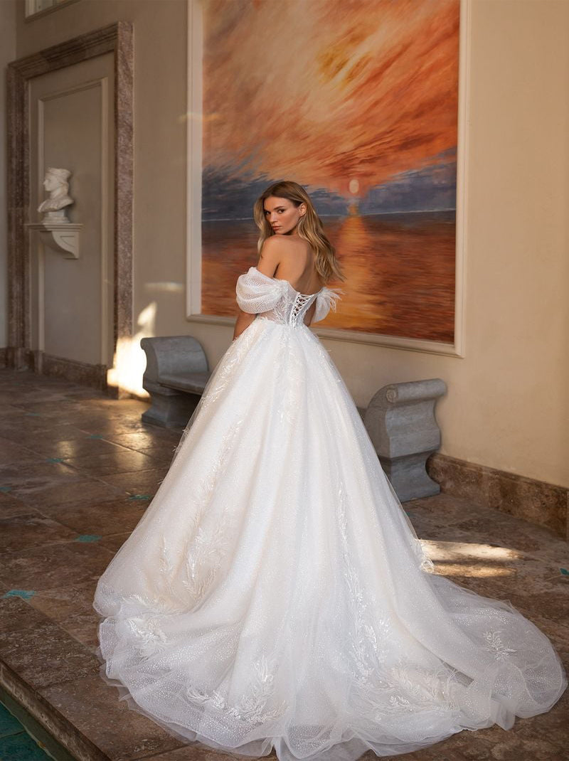 Modern Ball Gown Wedding Dresses Sweetheart Appliqued Sequins Cap Sleeves Tulle Court Train Satin Bridal Gowns Custom