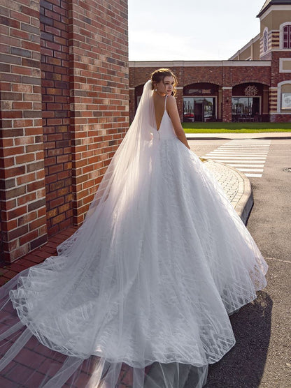 Modern Ball Gown Wedding Dresses Spaghetti Appliqued Sleeveless Tulle Sweep Train Bridal Gowns Custom