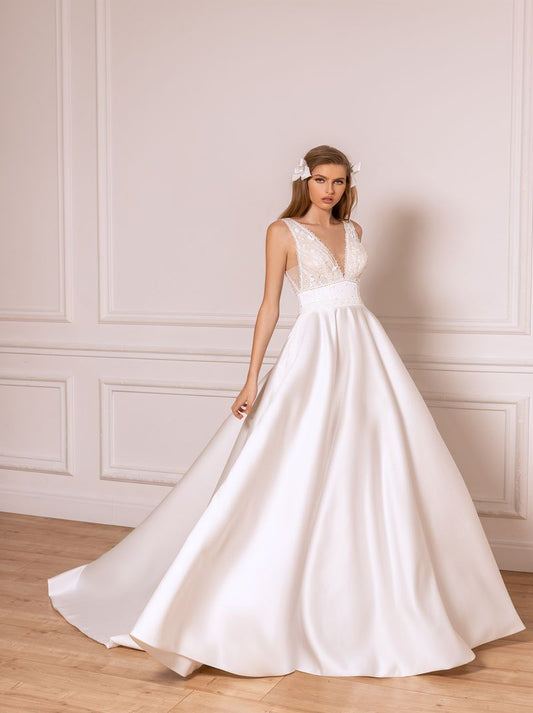 Elegant A-Line Wedding Dresses V-Neck Appliqued Sleeveless Satin Sweep Train Bridal Gowns