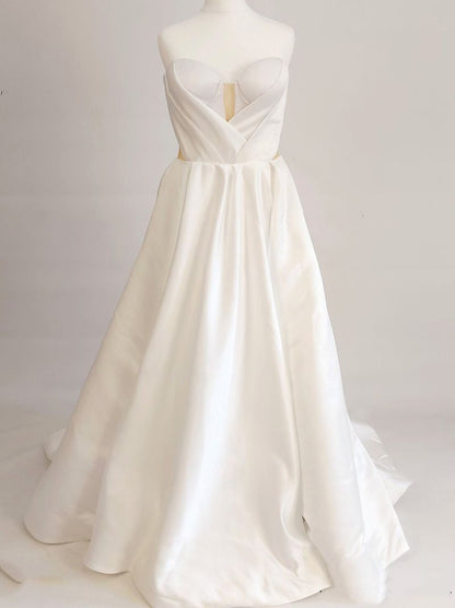 Simple A-Line Wedding Dresses Sweetheart Pleated Bowknot  Satin Sweep Train Bridal Gowns With Slit