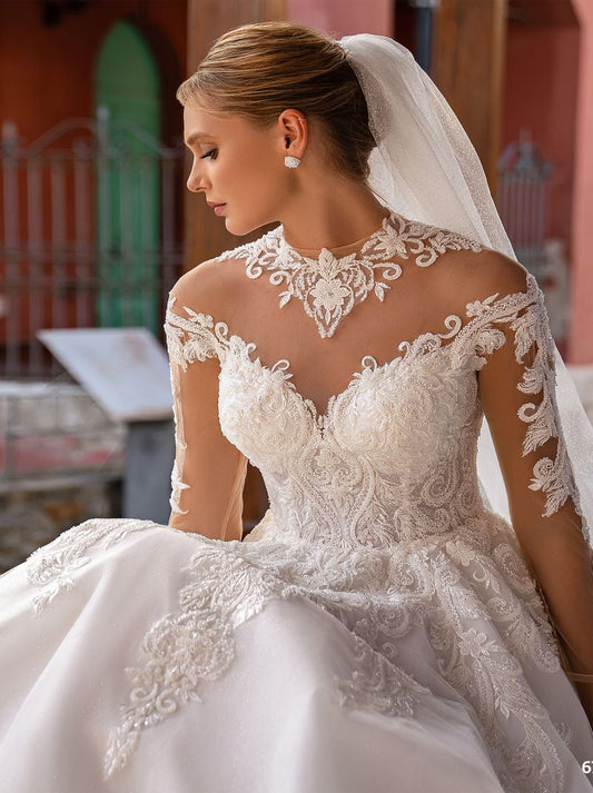 Modern Ball Gown Wedding Dresses Jewel Appliqued Beads Long Sleeves Tulle Sweep Train Satin Bridal Gowns Custom