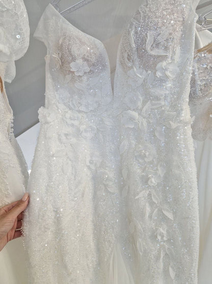 Gorgeous Mermaid Wedding Dresses V-Neck Beads Appliqued Cap Sleeves Tulle Sweep Train Bridal Gowns Custom Made