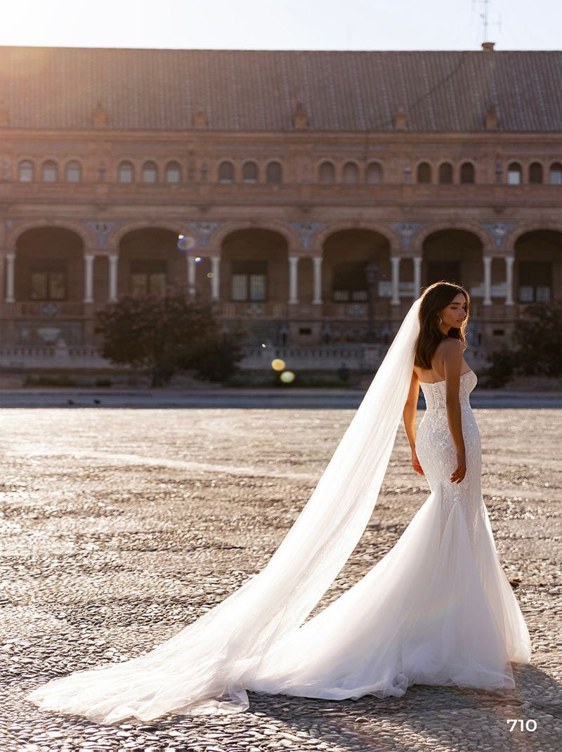 Gorgeous Mermaid Wedding Dresses Sweetheart Beads Appliqued Detachable Sleeves Tulle Sweep Train Bridal Gowns Custom Made