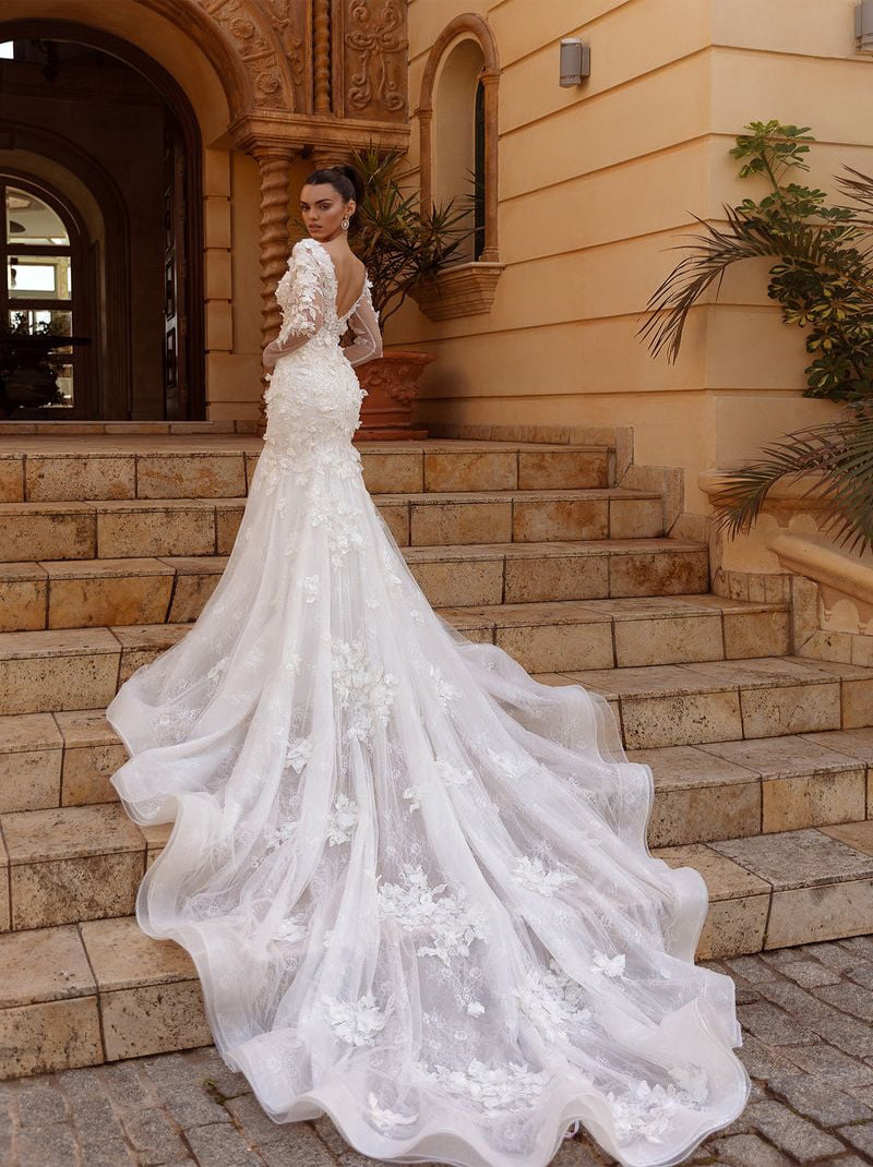 Gorgeous Mermaid Wedding Dresses Strapless Beads Appliqued Long Sleeves Tulle Court Train Bridal Gowns Custom Made