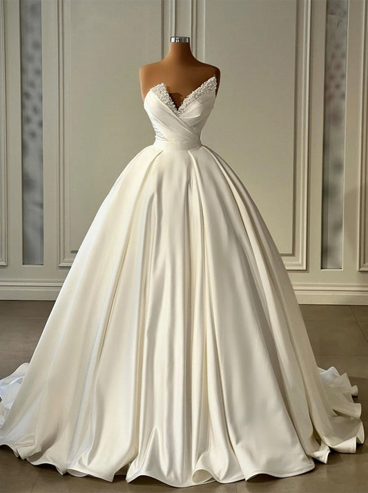 Modern Ball Gown Wedding Dresses Sweetheart Beads Crystals Sweep Train Satin Bridal Gowns Custom Made