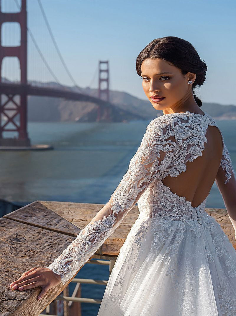 Elegant A-Line Wedding Dresses V-Neck Beads Appliqued Long Sleeves Tulle Court Train Bridal Gowns Custom Made