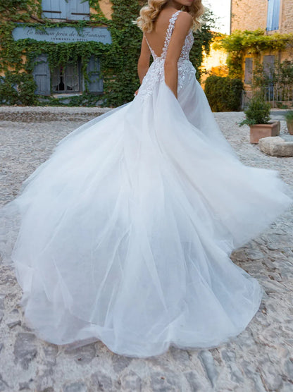 Elegant & Gorgeous A-Line Wedding Dresses V-Neck Appliqued Tulle Sweep Train Bridal Gowns With Slit