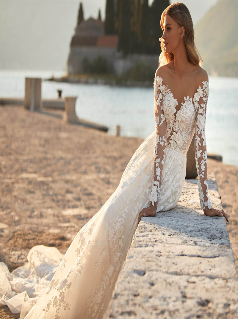 Unique & Elegant A-Line Boho Wedding Dresses Scoop Sequins Appliqued Long Sleeves Tulle Sweep Train Bridal Gowns Custom