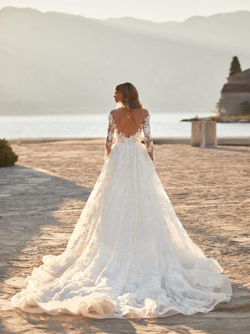 Unique & Elegant A-Line Boho Wedding Dresses Scoop Sequins Appliqued Long Sleeves Tulle Sweep Train Bridal Gowns Custom