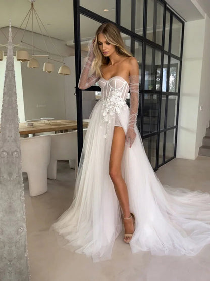 Simple A-Line Beach Wedding Dresses Sweetheart Appliqued Tulle Sweep Train Bridal Gowns With Slit