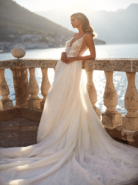 Elegant & Classic A-Line Beach Wedding Dresses Spaghetti Sequins Appliqued Backless Court Train Tulle Bridal Gowns Custom Made