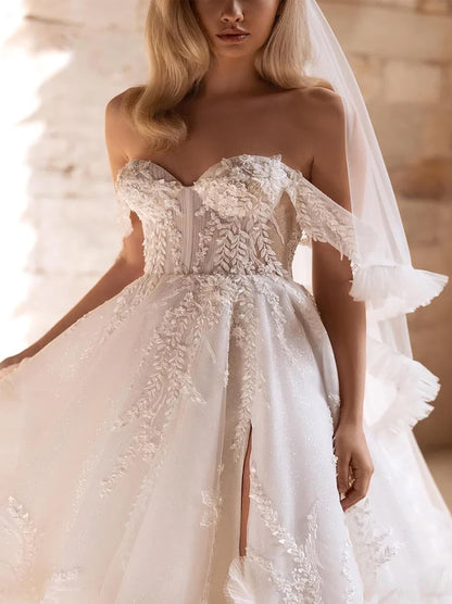 Elegant & Gorgeous A-Line Wedding Dresses Sweetheart Ruffles Appliqued Tulle Sweep Train Bridal Gowns With Slit