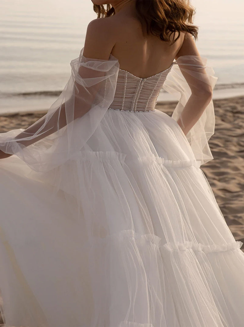 Simple A-Line Beach Wedding Dresses Sweetheart Beads Pleated Tulle Sweep Train Bridal Gowns With Slit