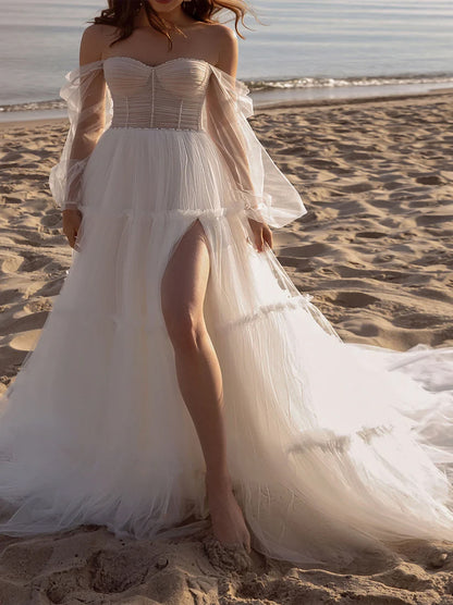 Simple A-Line Beach Wedding Dresses Sweetheart Beads Pleated Tulle Sweep Train Bridal Gowns With Slit