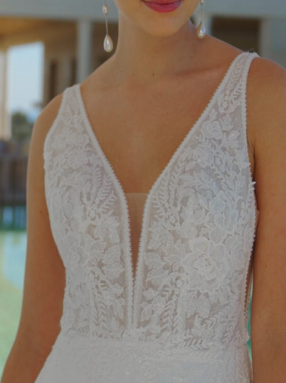 Ivory A-Line Wedding Dresses V-Neck Beads Appliques Covered Buttons Satin Court Train Bridal Gowns Custom Made