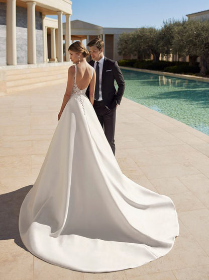 Ivory A-Line Wedding Dresses V-Neck Beads Appliques Covered Buttons Satin Court Train Bridal Gowns Custom Made