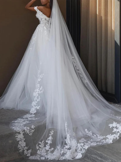 Gorgeous A-Line Beach Wedding Dresses Off The Shoulder Appliqued Cap Sleevels Tulle Sweep Train Bridal Gowns With Slit