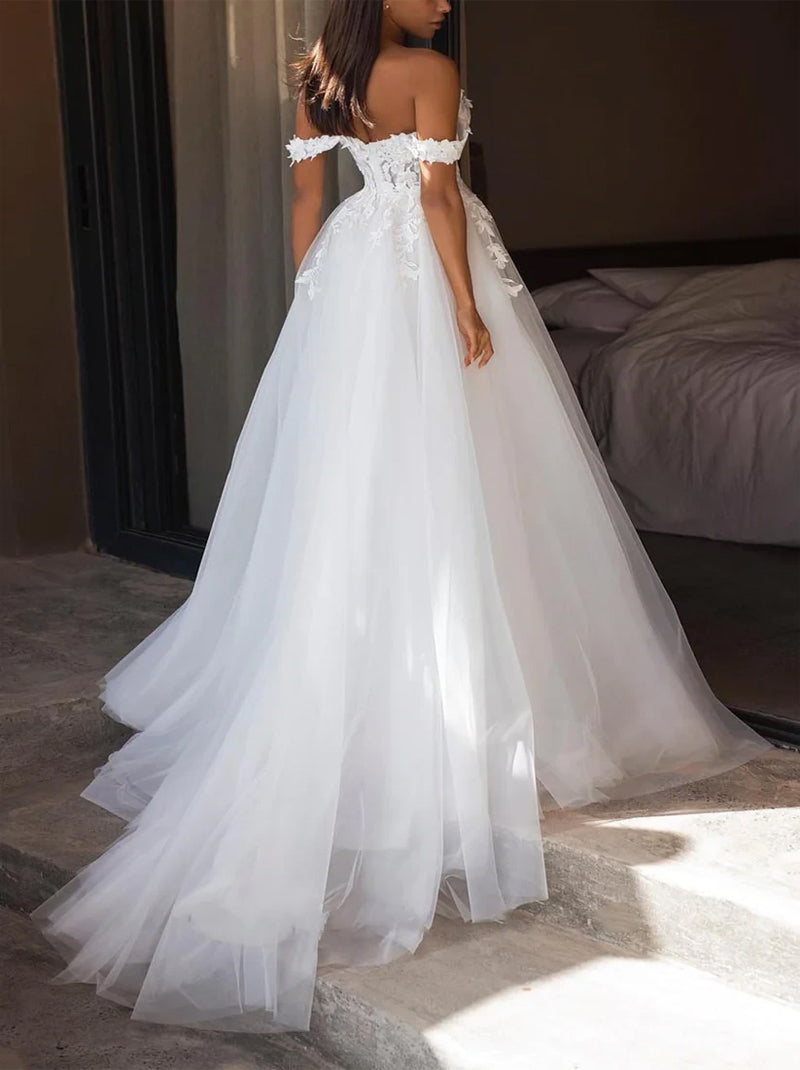 Gorgeous A-Line Beach Wedding Dresses Off The Shoulder Appliqued Cap Sleevels Tulle Sweep Train Bridal Gowns With Slit