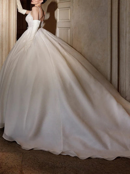 Modern Ball Gown Wedding Dresses Spaghetti Pleated Sleeveless Tulle Court Train Bridal Gowns Custom