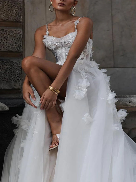 Gorgeous A-Line Beach Wedding Dresses Spaghetti Appliqued Tulle Sweep Train Bridal Gowns With Slit