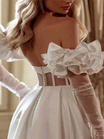 Simple A-Line Beach Wedding Dresses Sweetheart Pleated Satin Sweep Train Bridal Gowns With Slit