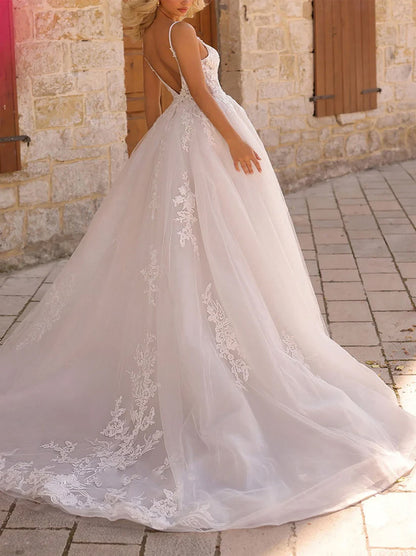 Gorgeous A-Line Beach Wedding Dresses Spaghetti Appliqued Tulle Sweep Train Bridal Gowns With Slit