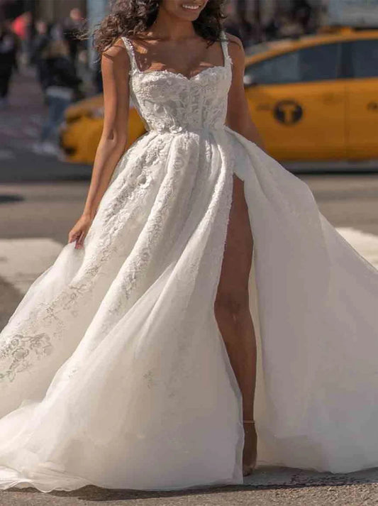 Gorgeous A-Line Beach Wedding Dresses Spaghetti Appliqued Tulle Sweep Train Bridal Gowns With Slit