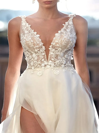 Gorgeous A-Line Beach Wedding Dresses Spaghetti Appliqued Tulle Sweep Train Bridal Gowns With Slit