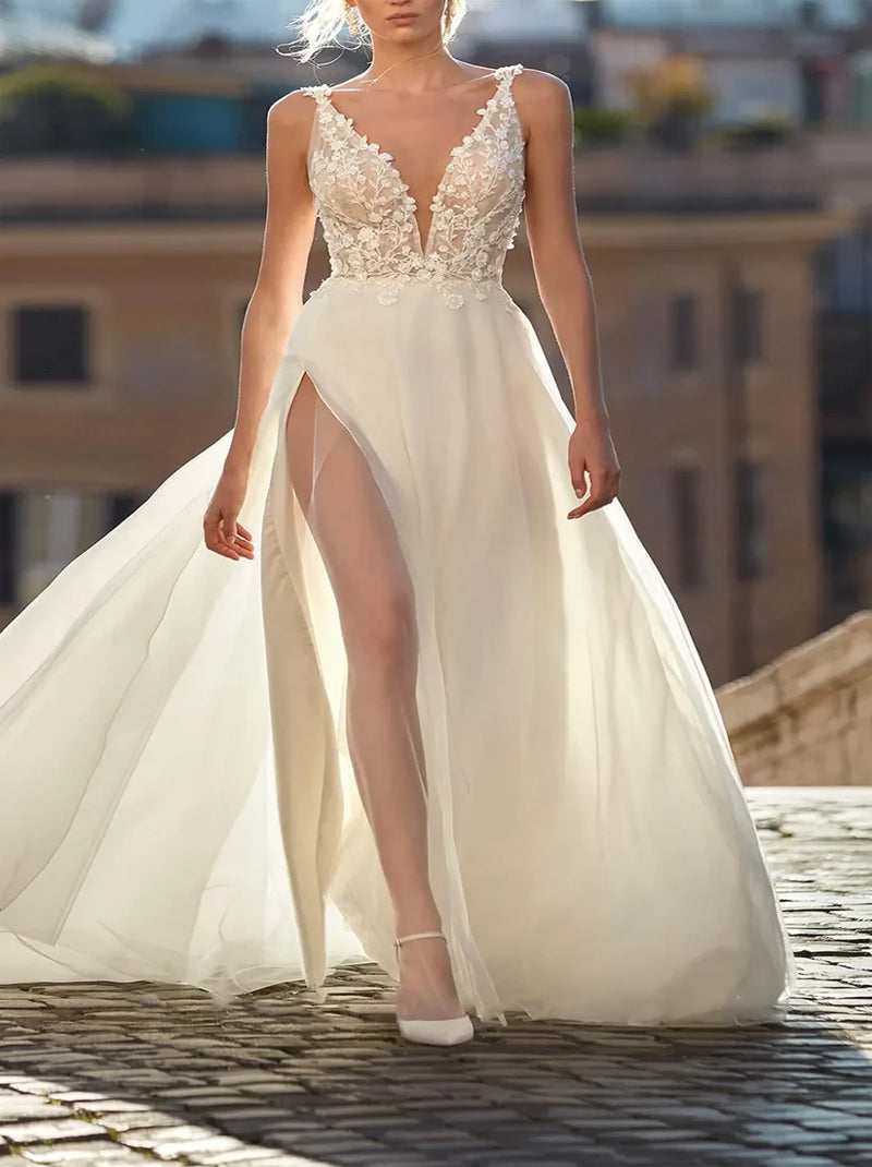 Gorgeous A-Line Beach Wedding Dresses Spaghetti Appliqued Tulle Sweep Train Bridal Gowns With Slit