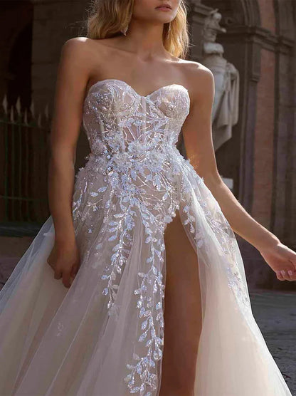 Modern A-Line Beach Wedding Dresses Sweetheart Appliqued Sequins Tulle Sweep Train Bridal Gowns With Slit