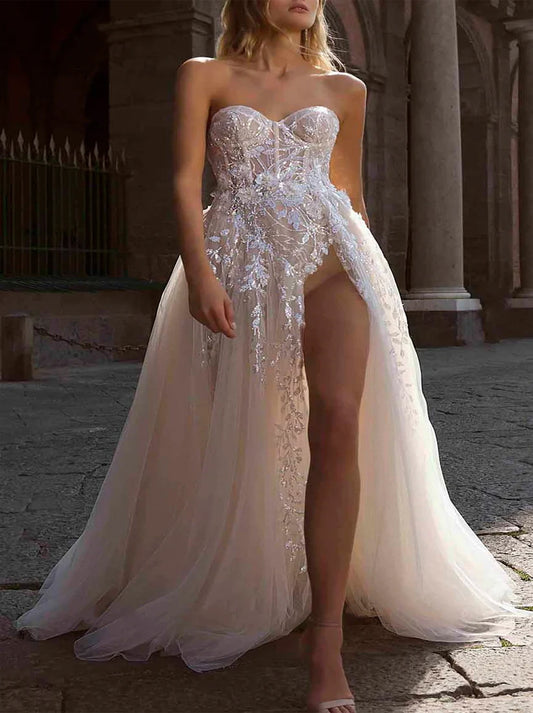 Modern A-Line Beach Wedding Dresses Sweetheart Appliqued Sequins Tulle Sweep Train Bridal Gowns With Slit