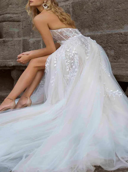 Modern A-Line Beach Wedding Dresses Sweetheart Appliqued Sequins Tulle Sweep Train Bridal Gowns With Slit