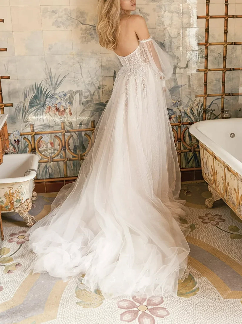 Modern A-Line Beach Wedding Dresses Sweetheart Appliqued Tulle Sweep Train Bridal Gowns With Slit