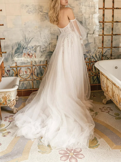 Modern A-Line Beach Wedding Dresses Sweetheart Appliqued Tulle Sweep Train Bridal Gowns With Slit