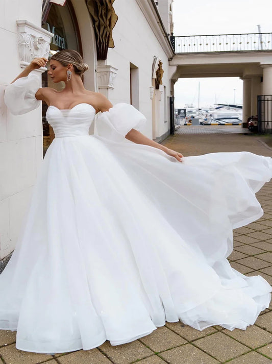 Simple A-Line Beach Wedding Dresses Sweetheart Pleated Organza Sweep Train Bridal Gowns