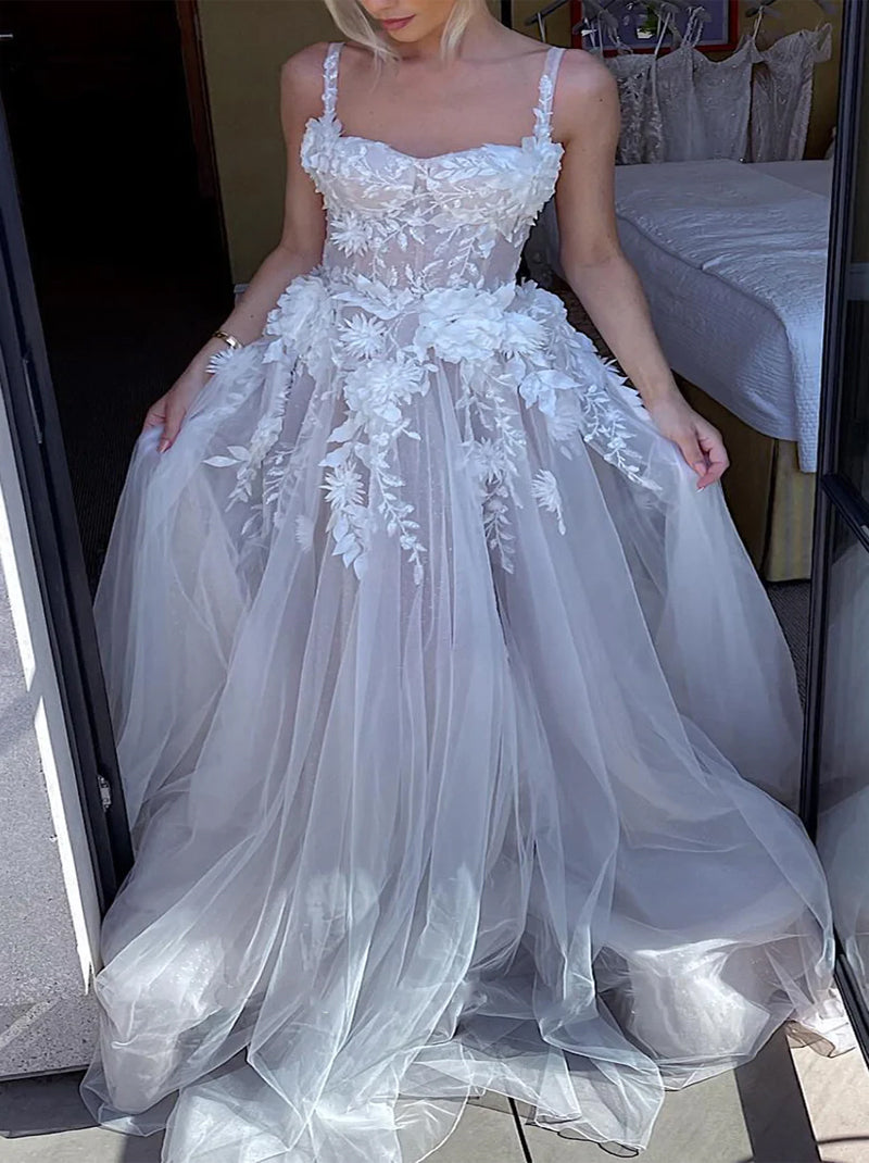 Gorgeous A-Line Beach Wedding Dresses Spaghetti Appliqued Tulle Sweep Sweep Train Bridal Gowns With Slit