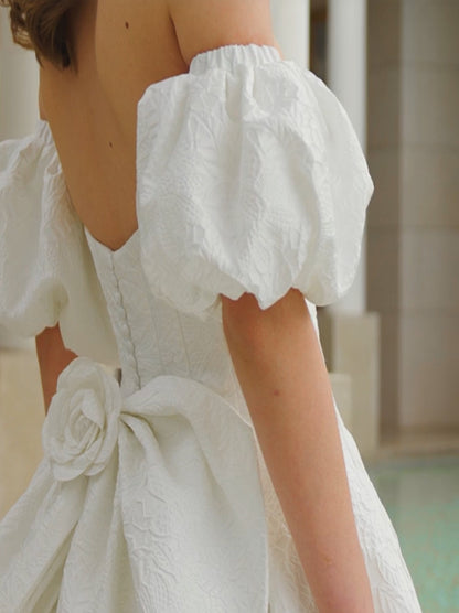 Ivory A-Line Wedding Dresses Strapless Bowknot Detachable Puffy Sleeves Covered Buttons Court Train Bridal Gowns