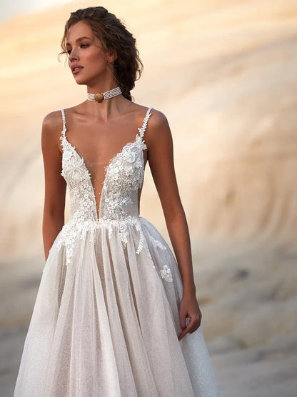 Sexy & Gorgeous A-Line Boho Beach Wedding Dresses Spaghetti Appliqued Sequins Sweep train Tulle Bridal Gowns Custom