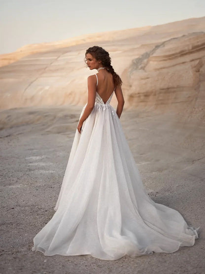 Sexy & Gorgeous A-Line Boho Beach Wedding Dresses Spaghetti Appliqued Sequins Sweep train Tulle Bridal Gowns Custom