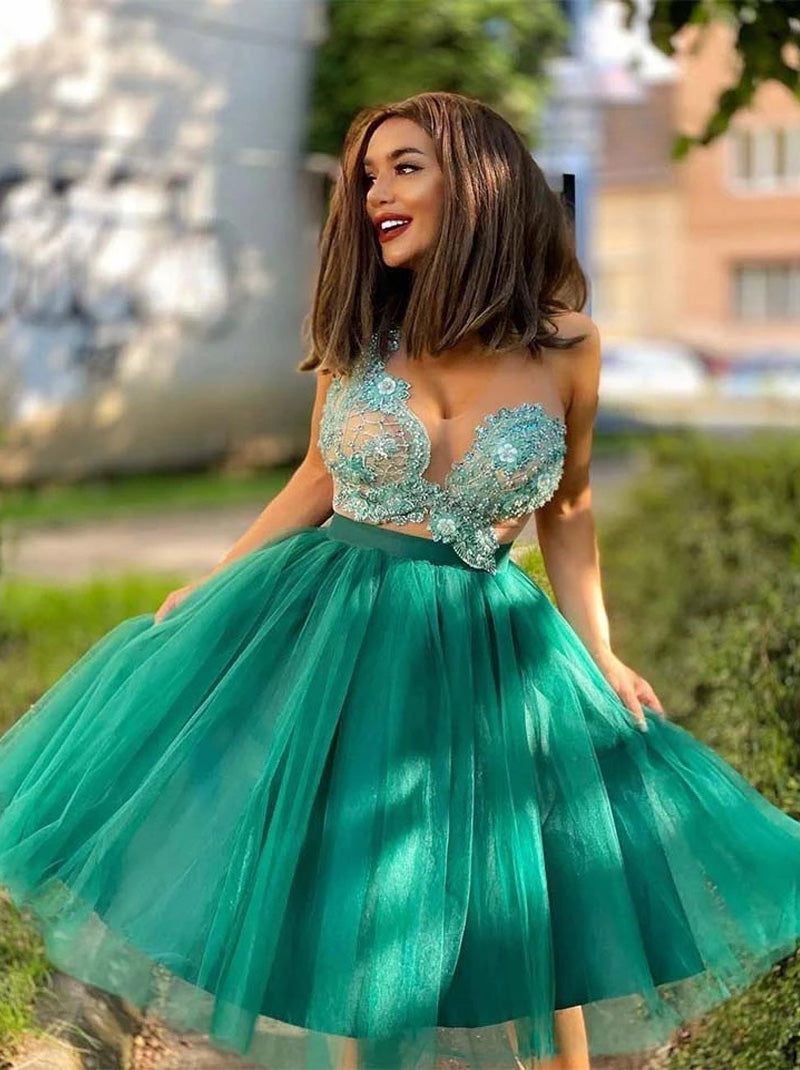 Elegant A-Line Green V-Neck Lace Appliques Beads Backless Tulle Short Homecoming Graduation Dress Party Cocktail Gowns Custom