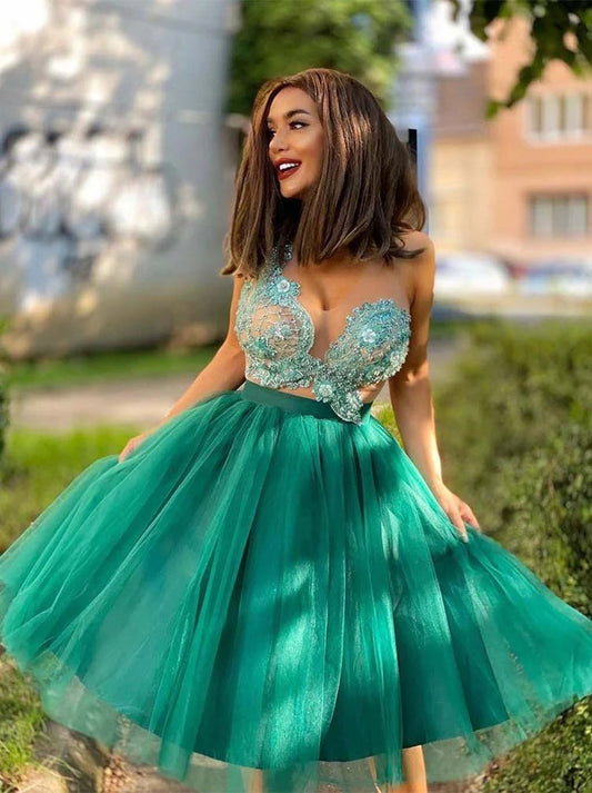 Elegant A-Line Green V-Neck Lace Appliques Beads Backless Tulle Short Homecoming Graduation Dress Party Cocktail Gowns Custom