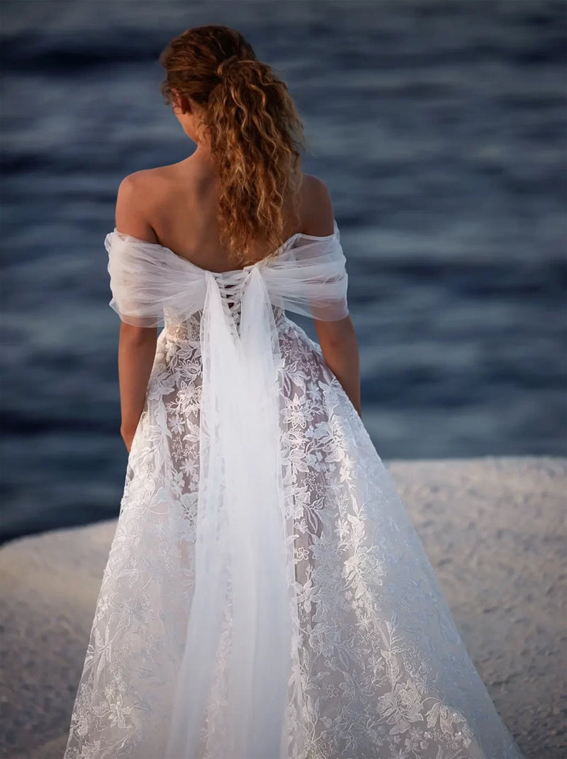 Elegant & Gorgeous A-Line Boho Wedding Dresses Off The Shoulder Appliqued Sweep Train Tulle Bridal Gowns With Pocket